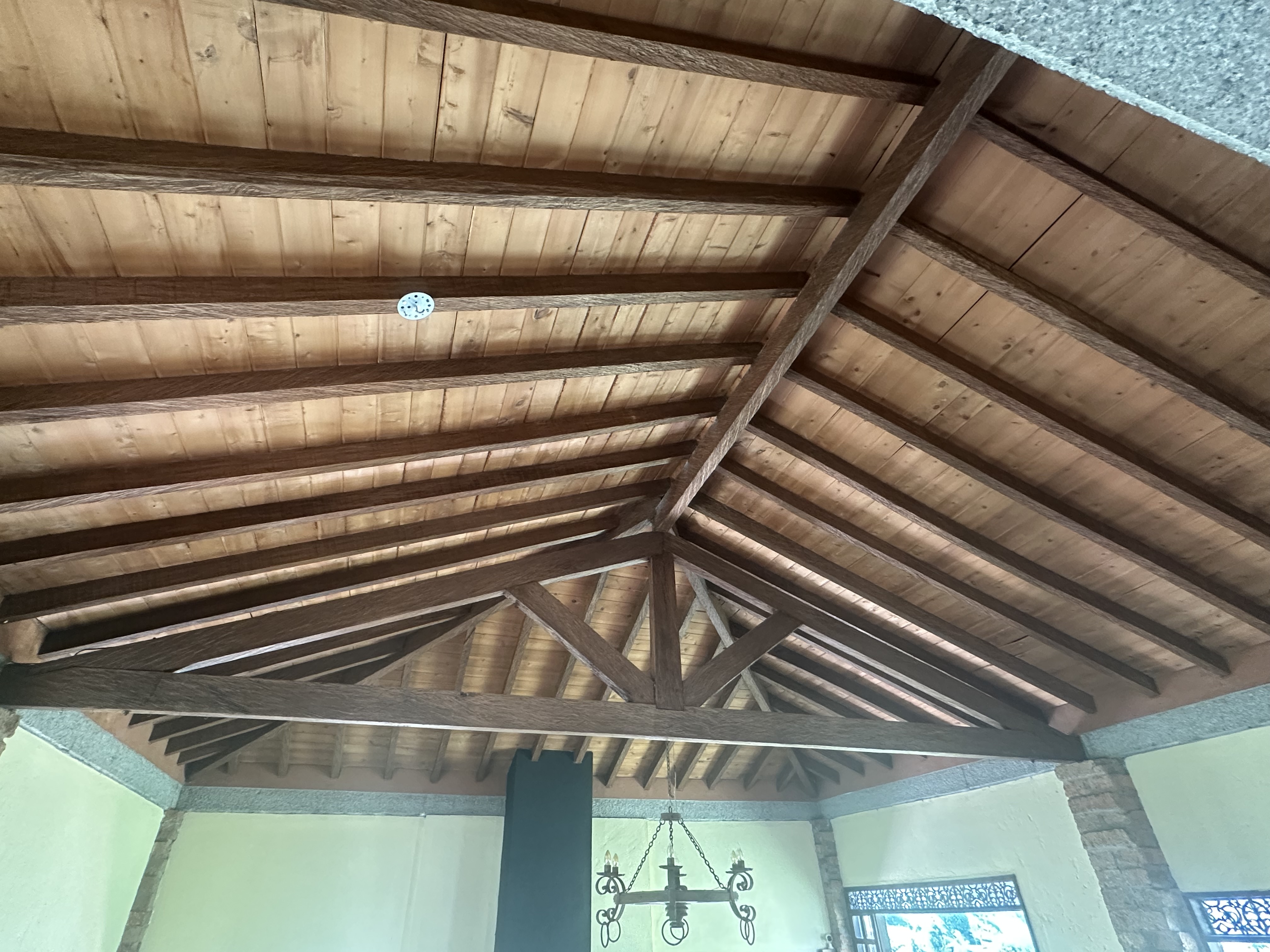 Techo en madera con estructura a la vista — Maderas JIMA, Fredonia Antioquia